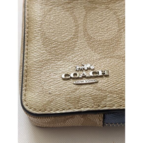 Coach Marine Leather Zip Around Card Case Chain Wristlet Spring Timeless *READ - Picture 4 of 8